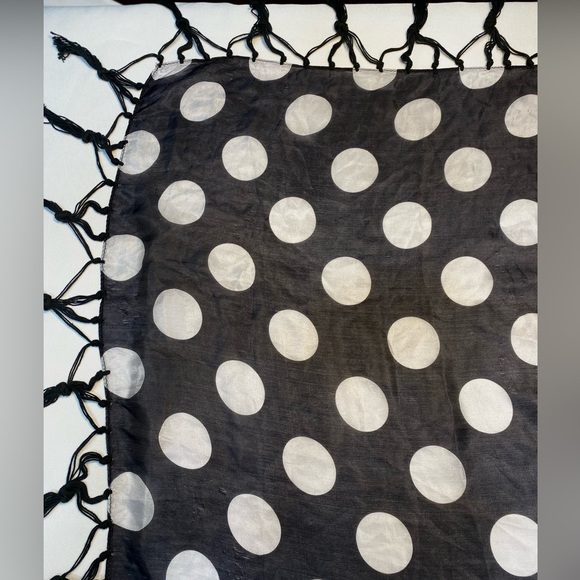 CODELLO 100% Silk Black& White Polka Dot Print Lightweight Everyday Tassel Scarf - Picture 8 of 9